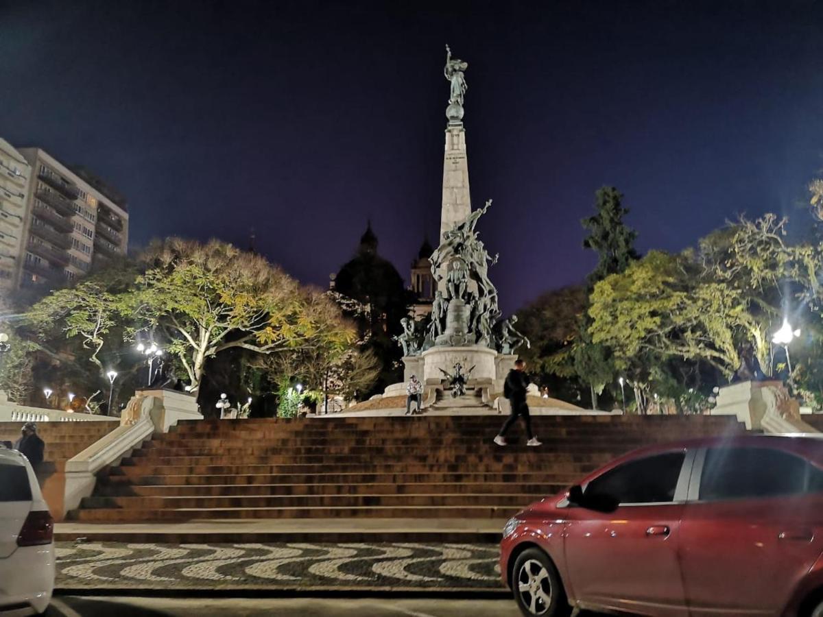 Ensolarado E Espacoso Quarto/Sala No Coracao De Poa بورتو أليغري المظهر الخارجي الصورة